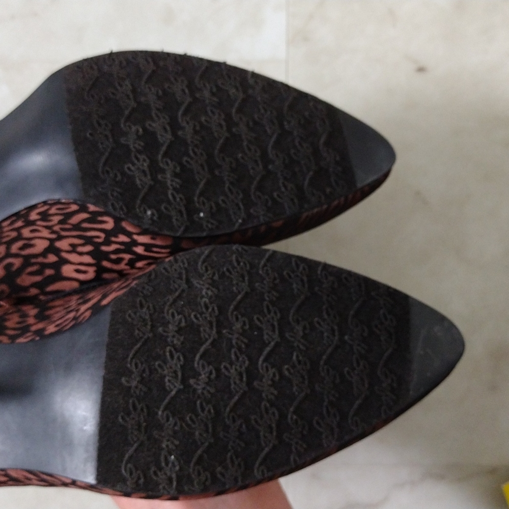 Soft Style heels. - Picture 7 of 11